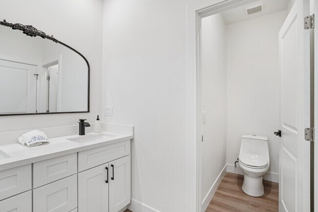 Building Photo - 64382 Spyglass Ave