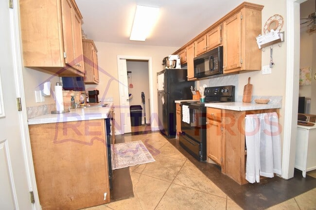 Building Photo - Three Bed, Two Bath Home in Ruston!