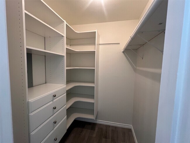 Building Photo - 14020 Schroeder Rd