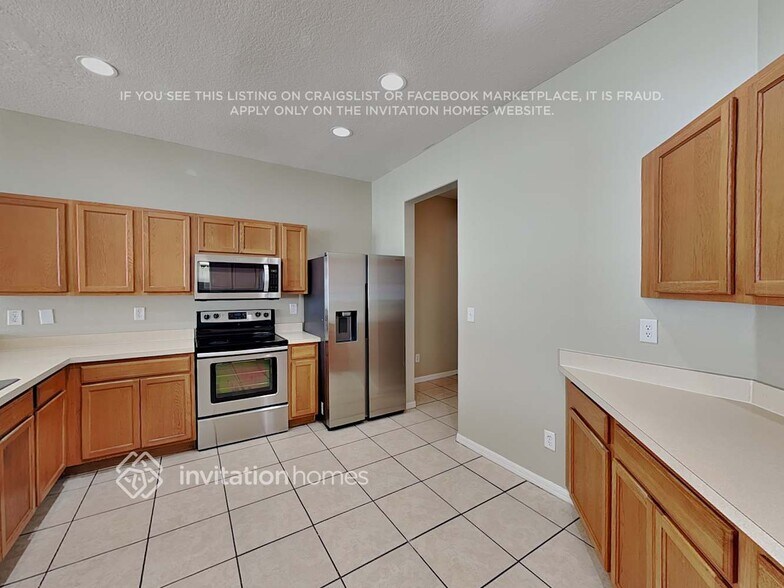 Building Photo - 325 Vine Cliff St