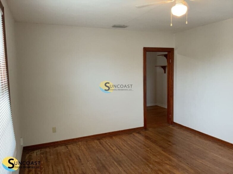 Building Photo - 4415 Melrose Ave