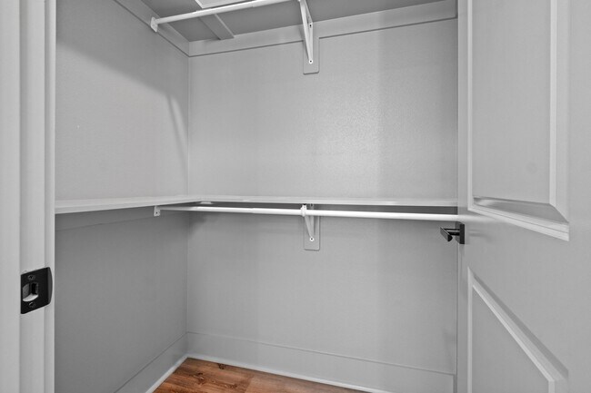 Building Photo - Duncan St Duplex