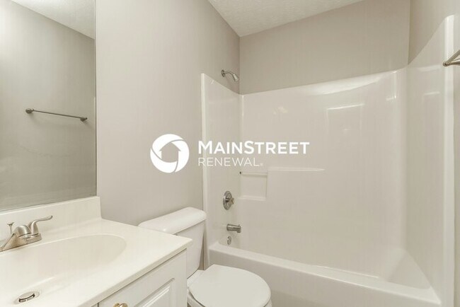 Building Photo - 3 Bedroom Pet-Friendly Home in Nashville, TN with Main Street Renewal