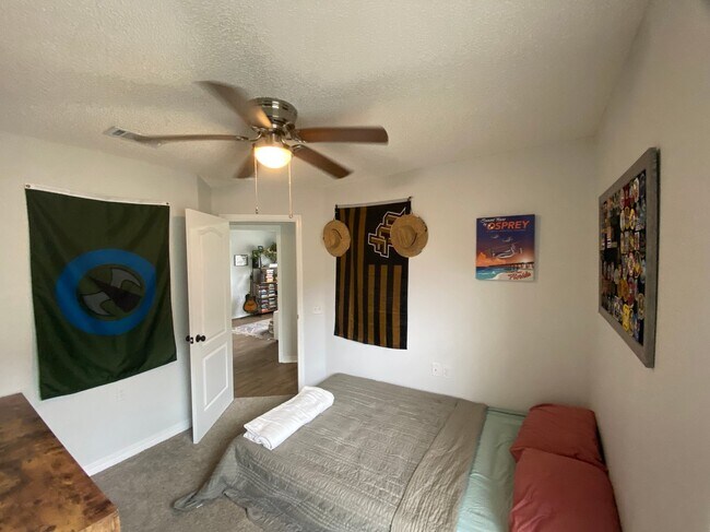 Building Photo - 6486 Surfside Cove