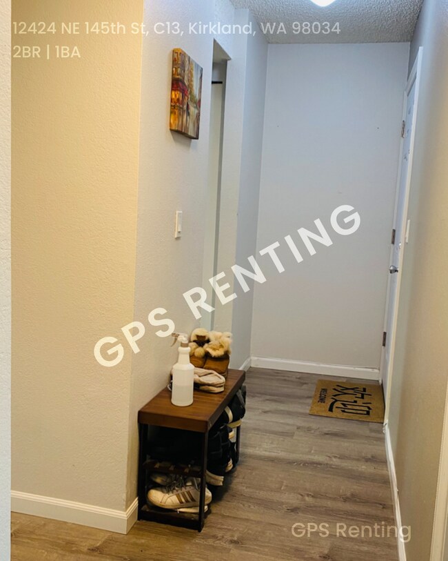 Building Photo - Fully Renovated Ground-Floor Unit – No Steps!