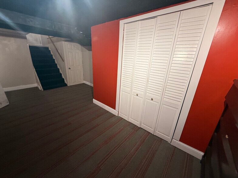 Double doors leading into 3rd bedroom - 25200 leach st