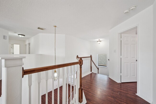 Building Photo - 15026 Magnoliabough Pl