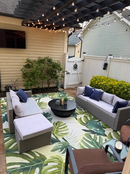 Building Photo - 11407 Iager Blvd