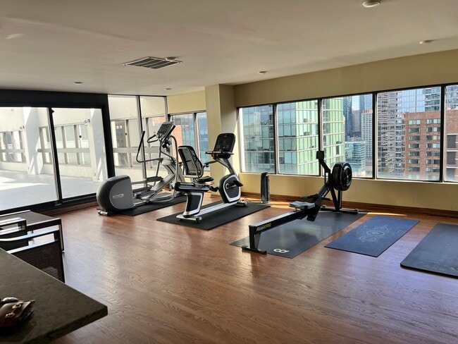 Building Photo - 230 E Ontario St