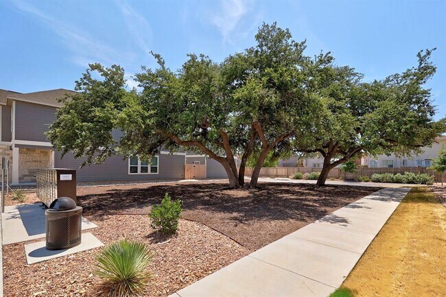 Building Photo - 305 Toddy Wy