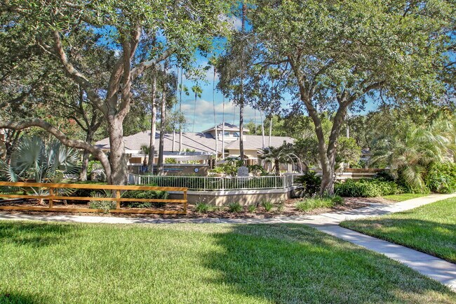 Building Photo - 9 Arbor Club Dr