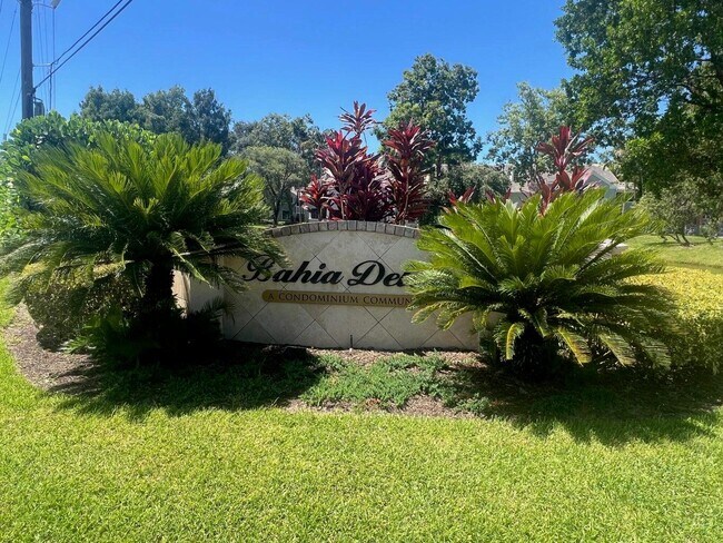 Building Photo - 1050 Crystal Way