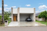 Building Photo - 2041 Lake View Dr