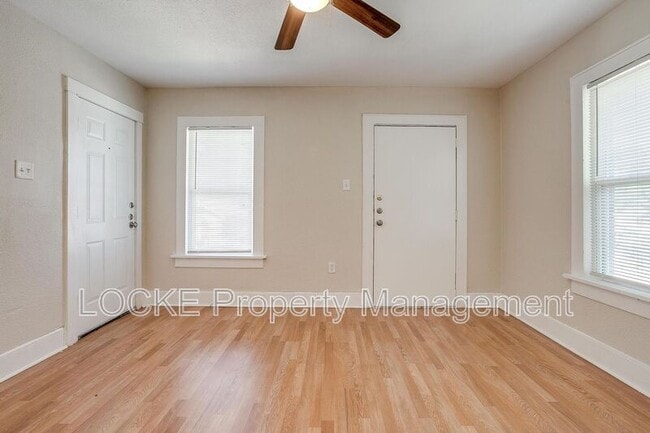 Building Photo - 1016 E Arlington Ave