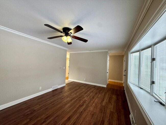 Building Photo - 746 N Glenwood Pl