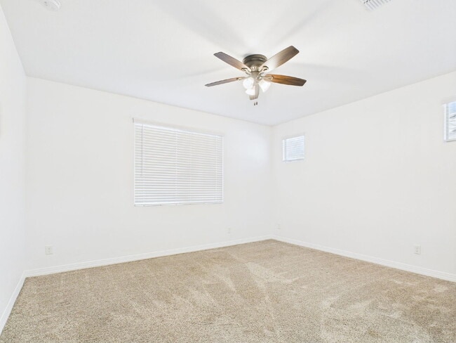 Building Photo - Resort Style Living in Estrella Mountain Ranch