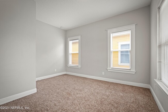 Building Photo - 1945 Redell St