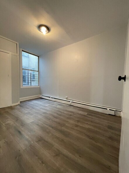 Unit 2 - 53 Stegman St