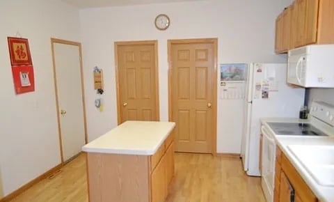 Building Photo - 8921 Olive Ln N