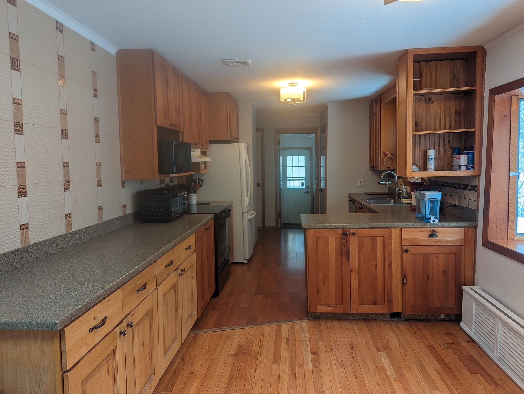 Building Photo - 212 Dewey St