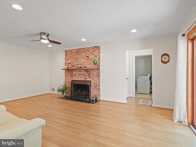 Building Photo - 9715 Ceralene Dr