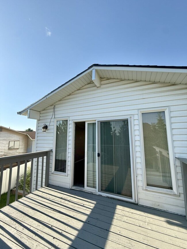 Building Photo - Spacious Comfort Meets Practical Living in...