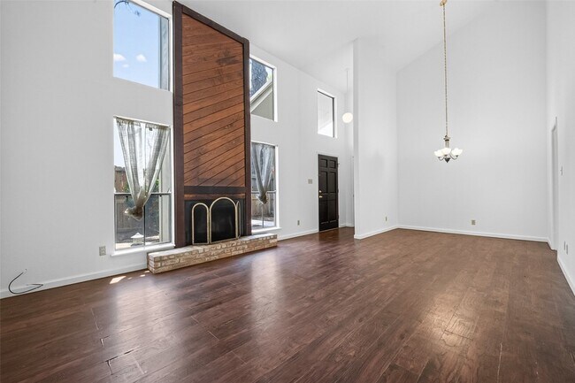 Building Photo - 6401 Deihl Rd