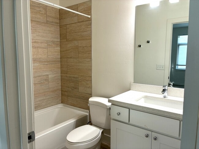 Building Photo - 3883 Komenda Ct