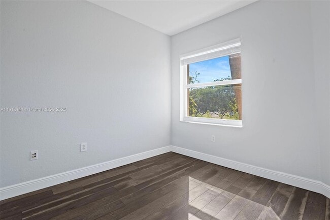 Building Photo - 874 NW 170th Terrace