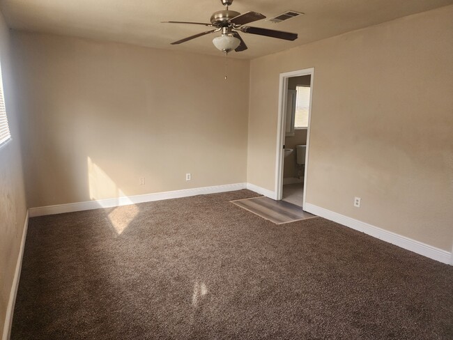 Building Photo - 3775 Heatherwood Dr