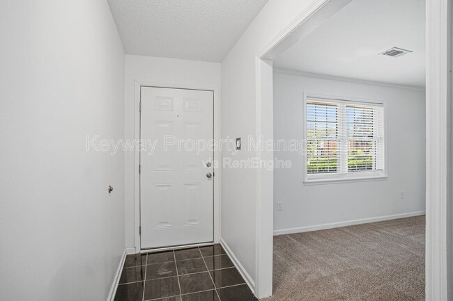 Building Photo - 3420 Linderwood Dr