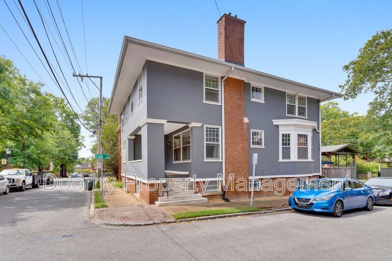 Building Photo - 621 Fortwood Pl