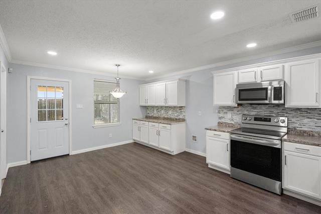 Building Photo - 635 Almandora Dr