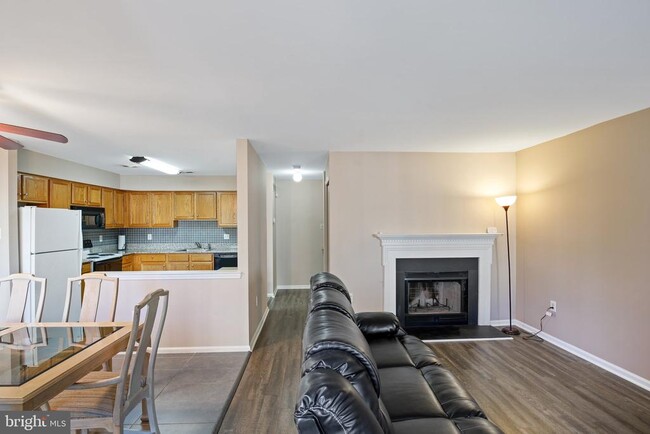 Building Photo - 842 Dewees Pl