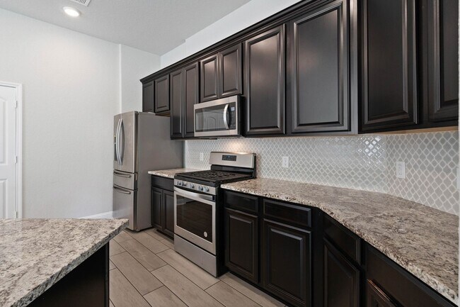 Building Photo - 2811 Ridgecliff Ct