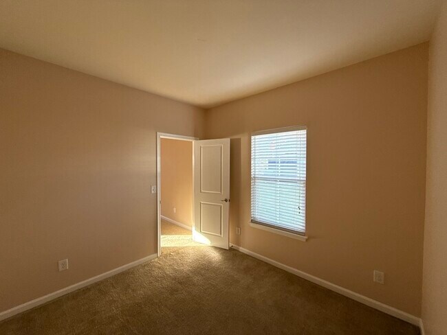 Building Photo - 134 Ashton Dr