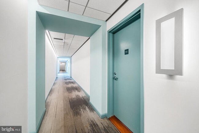 Building Photo - 22 S Front St