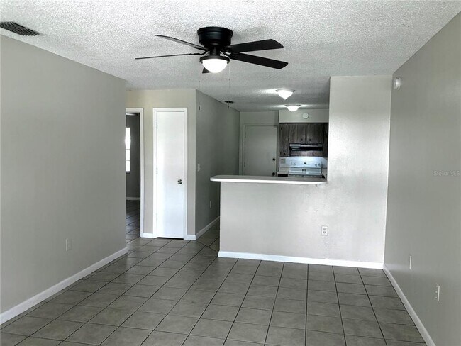 Building Photo - 3023 Reiter Dr