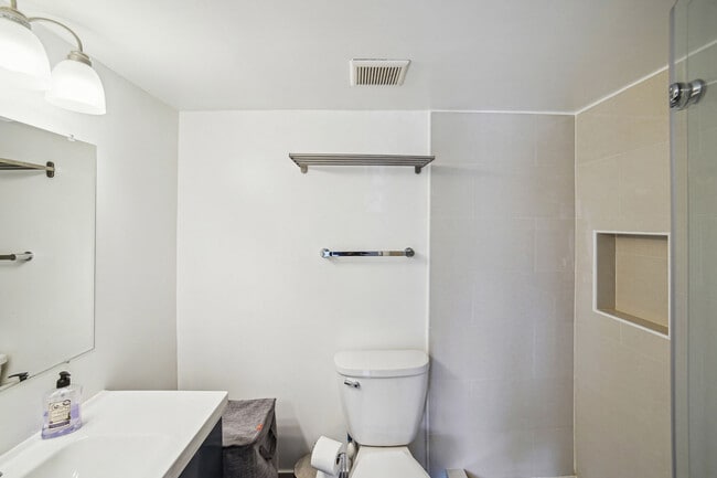 Building Photo - 12200 Braxfield Ct