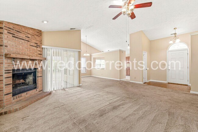 Building Photo - Beautiful 3-Bedroom, 2-Bath Home in Indian...