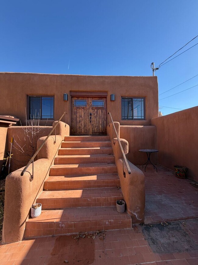 Building Photo - 152 Lorenzo Rd