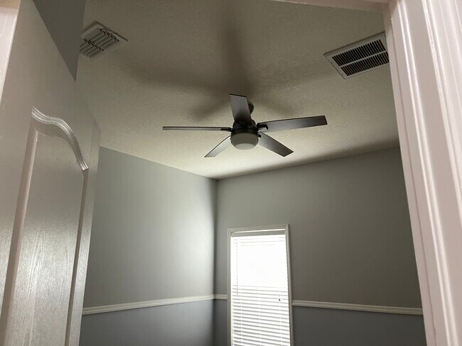 Building Photo - 20617 Whitewood Way