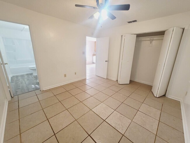 Building Photo - 5800 Japonica Ct