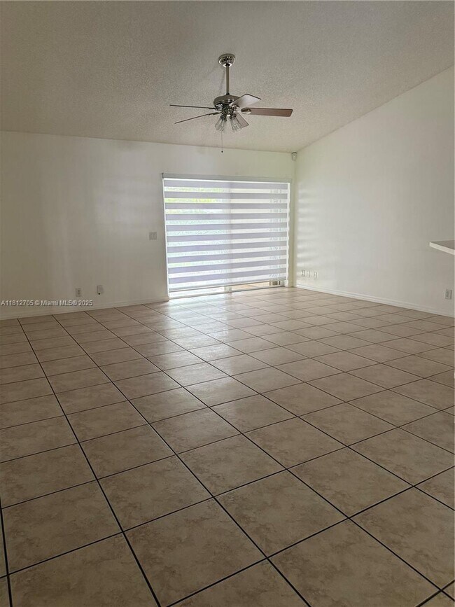 Building Photo - 1641 Zenith Way
