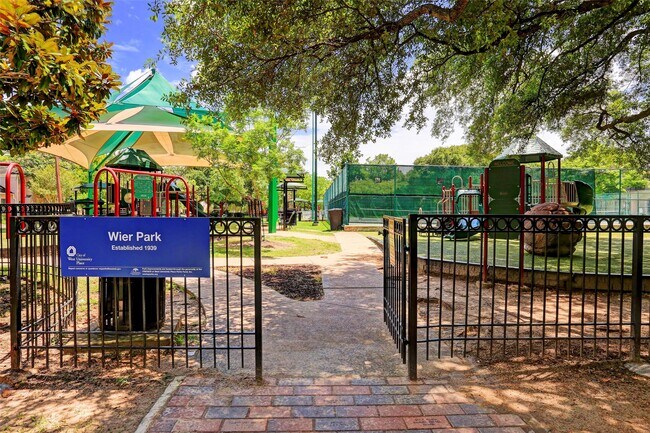 Building Photo - 2820 Rice Boulevard