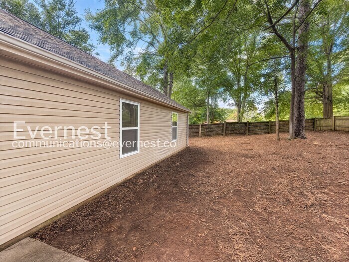 Building Photo - 908 Castle Ct