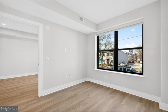 Building Photo - 811 S Columbus St