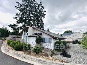 Building Photo - 7730 SW Eaker Pl