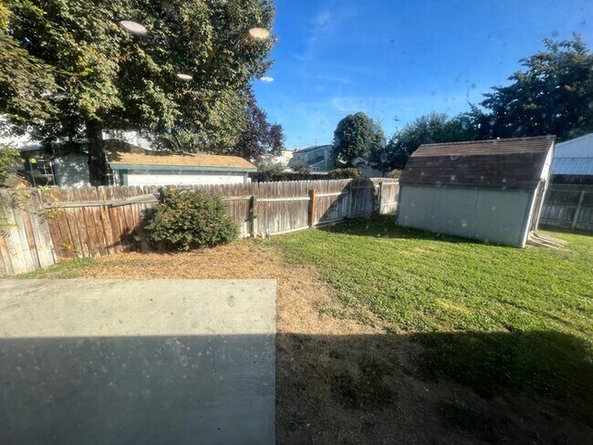 Building Photo - 3 Bed 2 Bath in Nampa!