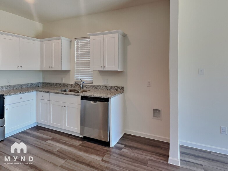 Building Photo - 5549 Ladytown Ln